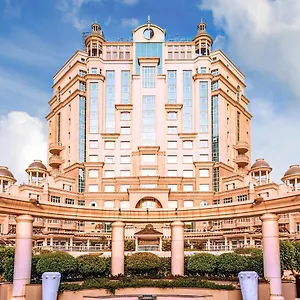 5* 호텔 Swissotel Al Murooj